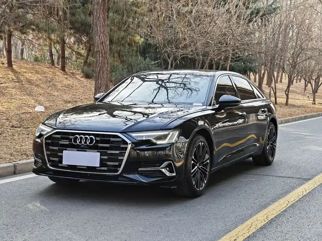 Audi A6L — фото 1