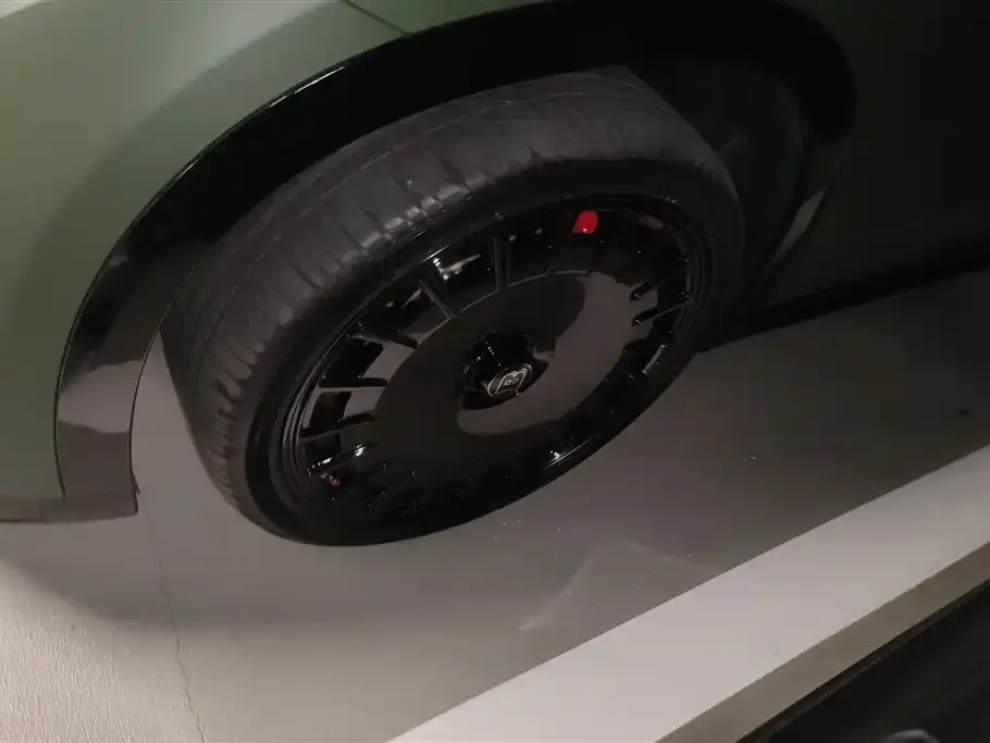 Mercedes-Benz EQE SUV — фото 3