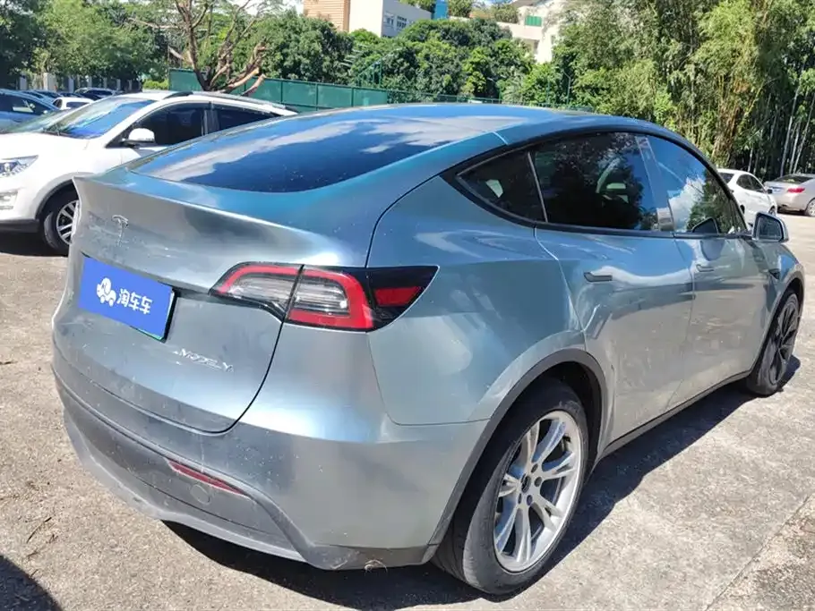 Tesla Model Y — фото 8