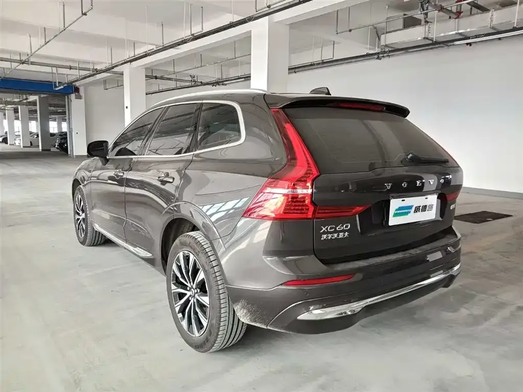Volvo XC60 — фото 6