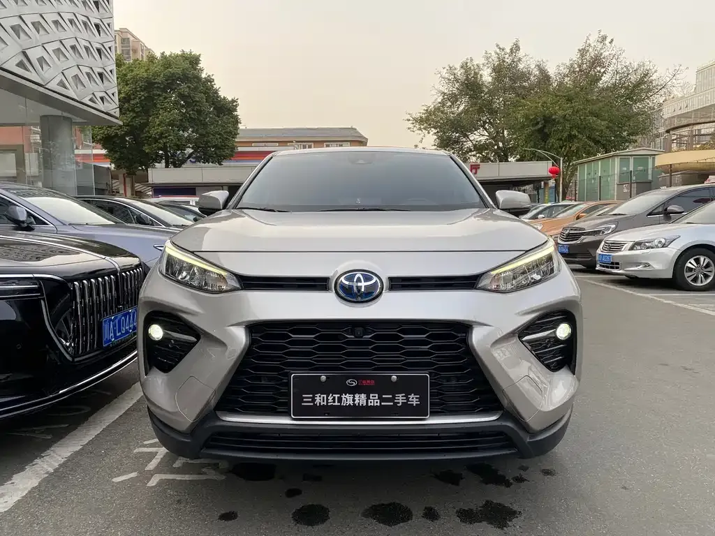 Toyota Wildlander — фото 10