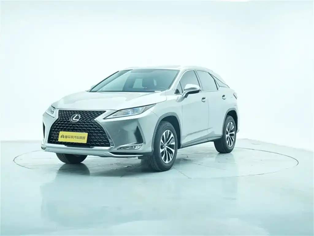 Lexus RX — фото 1