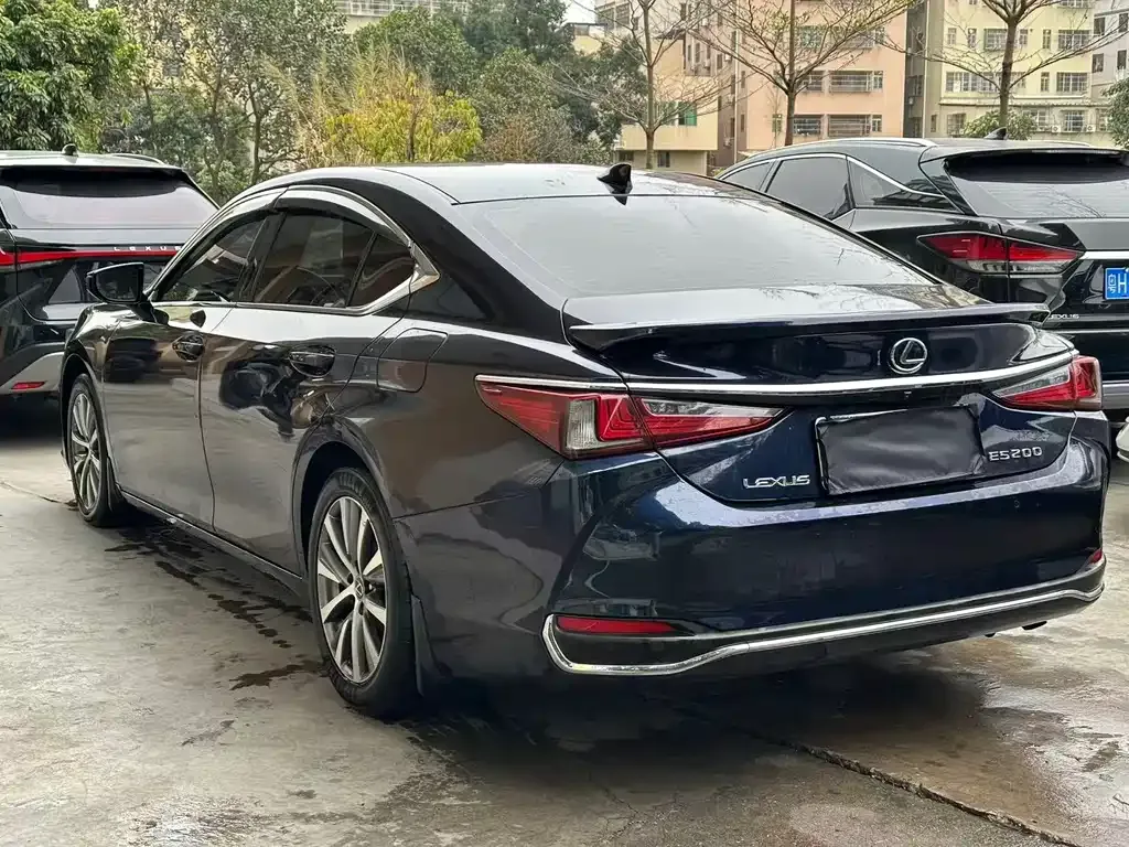 Lexus ES — фото 4