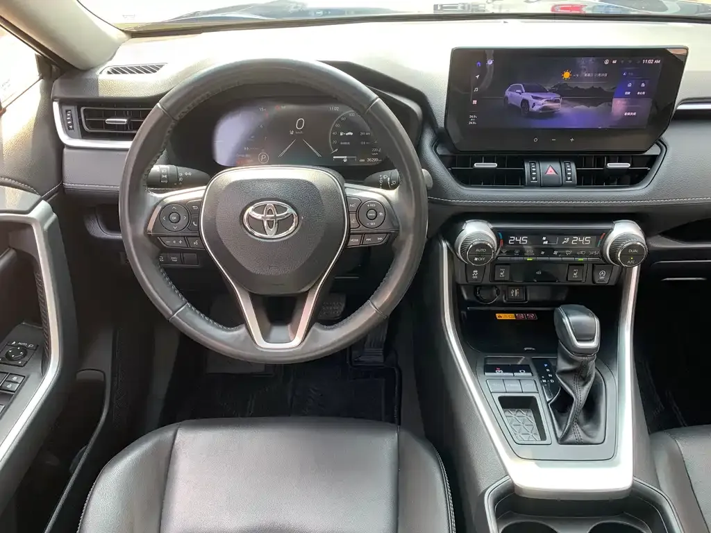 Toyota RAV4 — фото 9