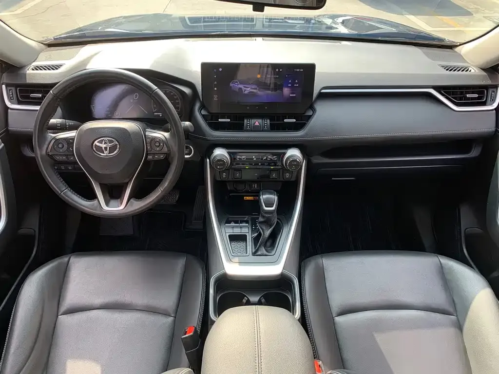 Toyota RAV4 — фото 2
