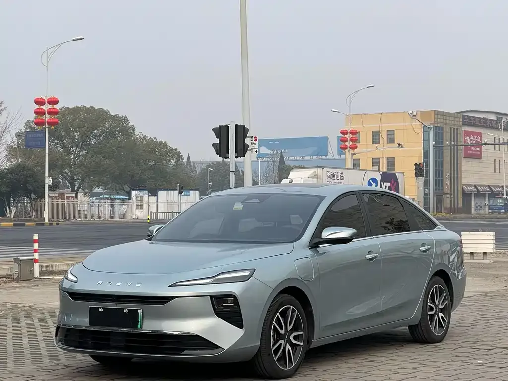 Roewe D6 — фото 1