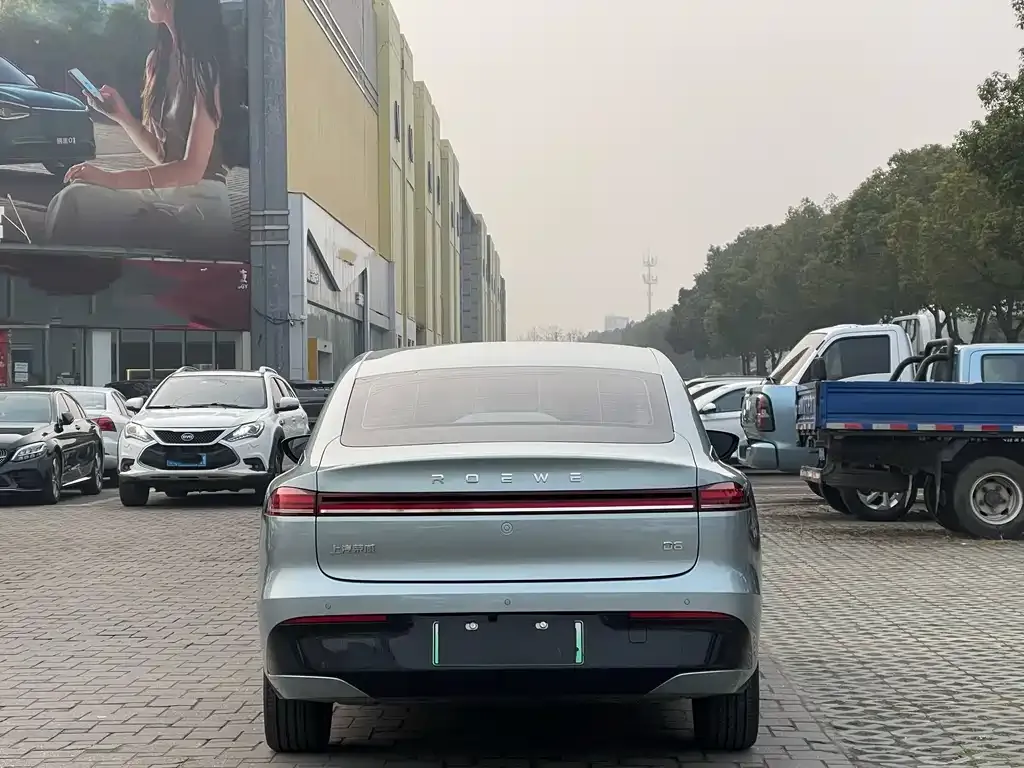 Roewe D6 — фото 3