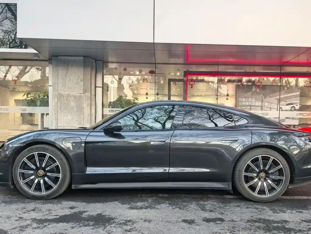 Porsche Taycan — фото 2