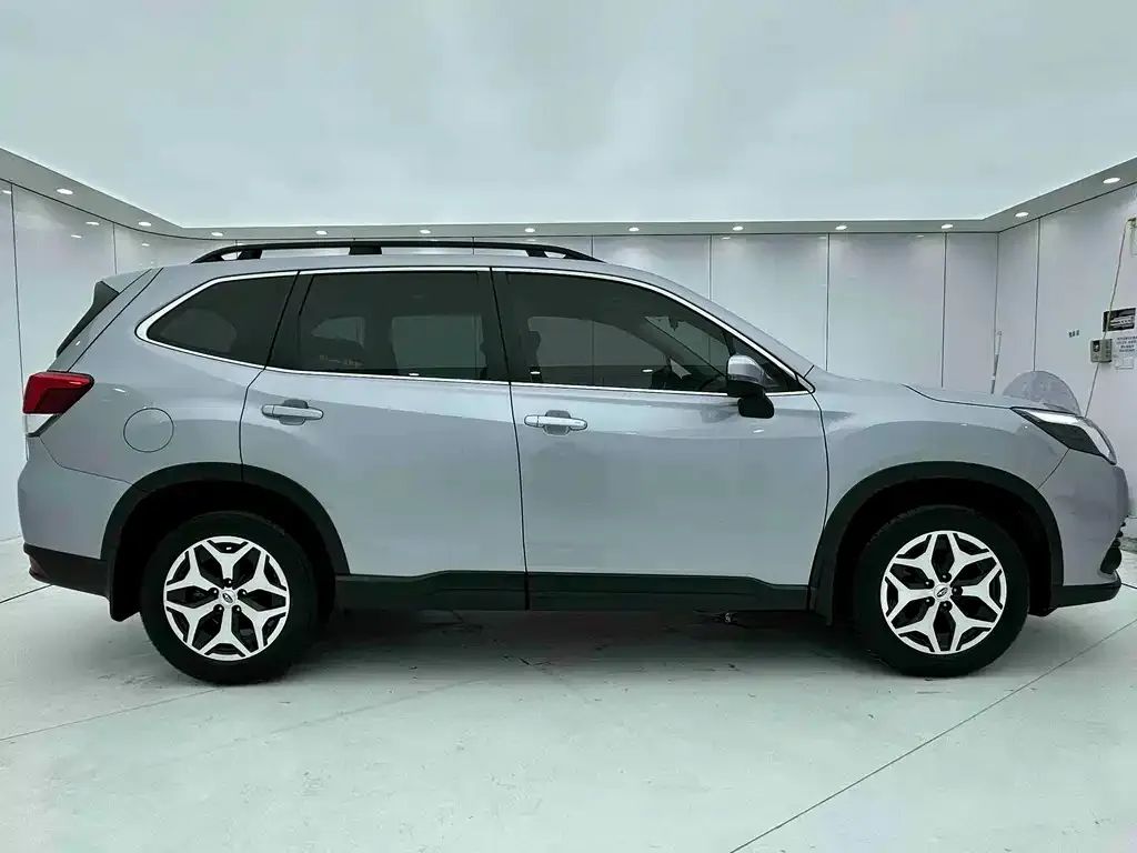Subaru Forester — фото 3