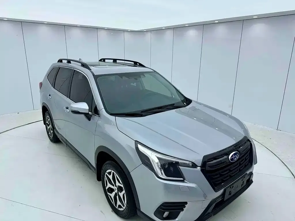 Subaru Forester — фото 9