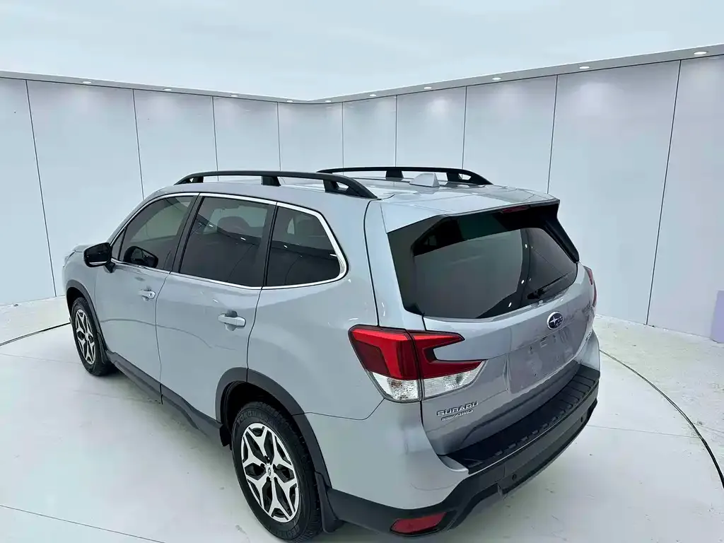 Subaru Forester — фото 8