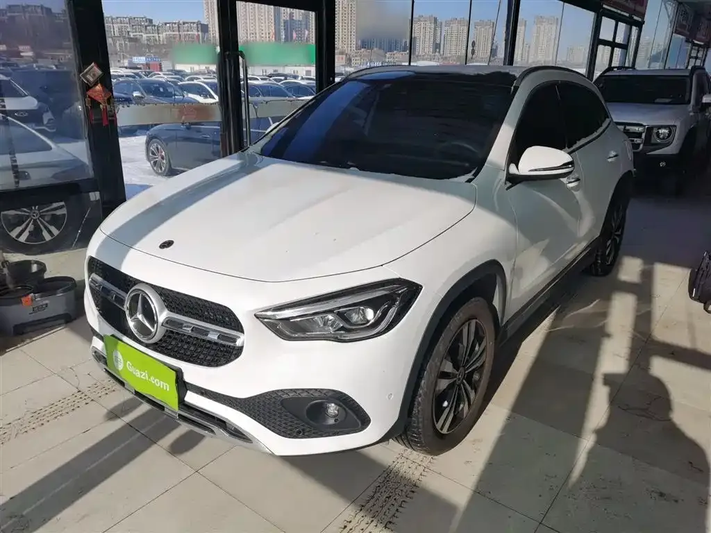 Mercedes-Benz GLA — фото 1