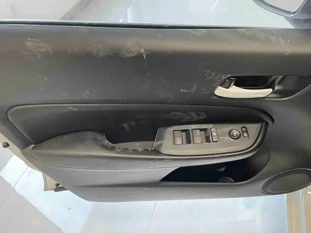 Honda Fit — фото 8