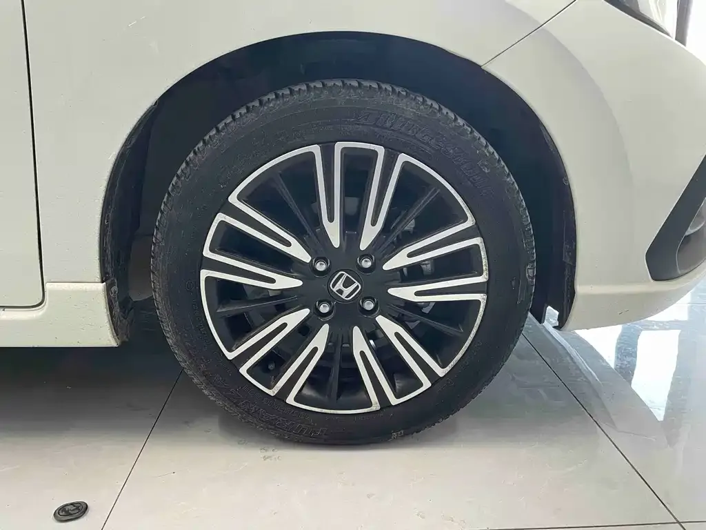 Honda Fit — фото 10