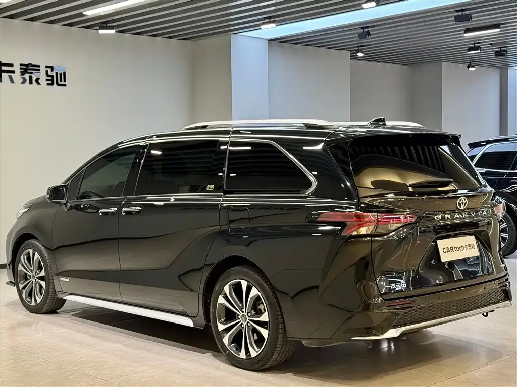 Toyota Granvia — фото 6