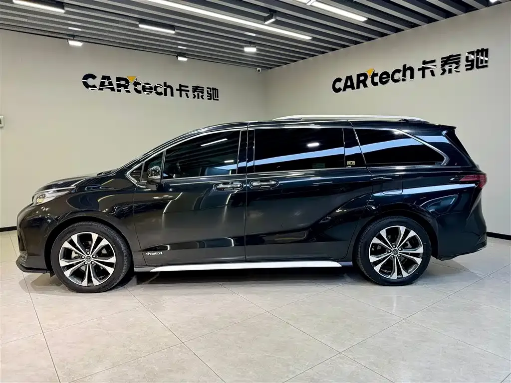 Toyota Granvia — фото 2