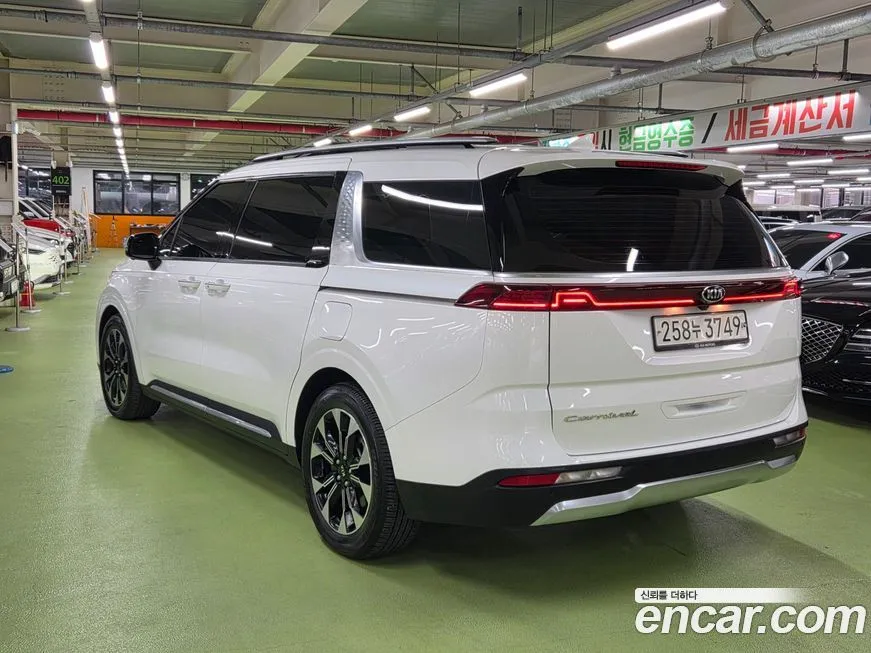 Kia Carnival — фото 5