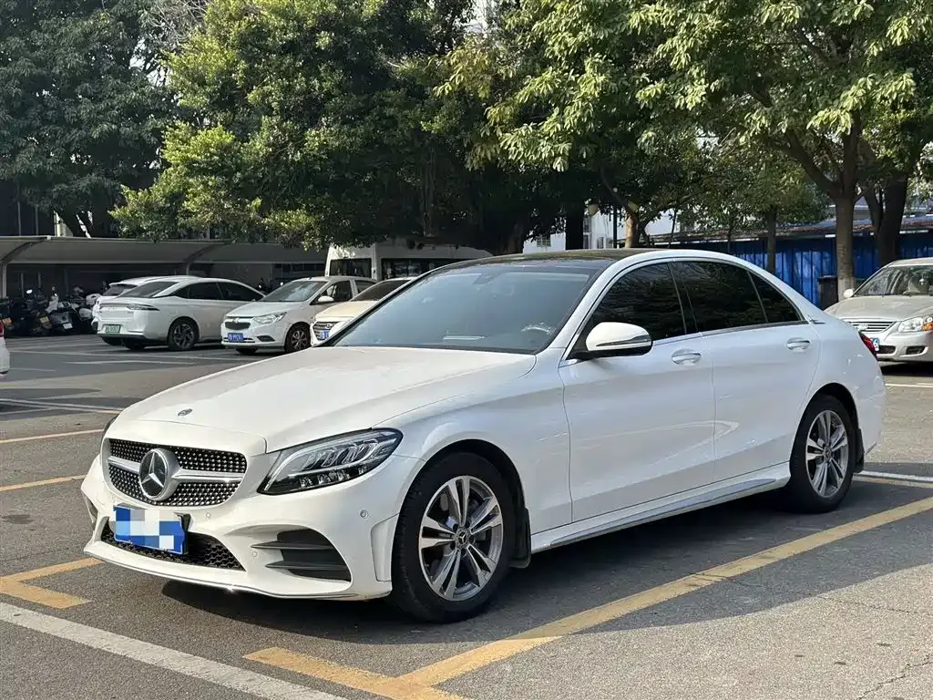 Mercedes-Benz C-Class — фото 1