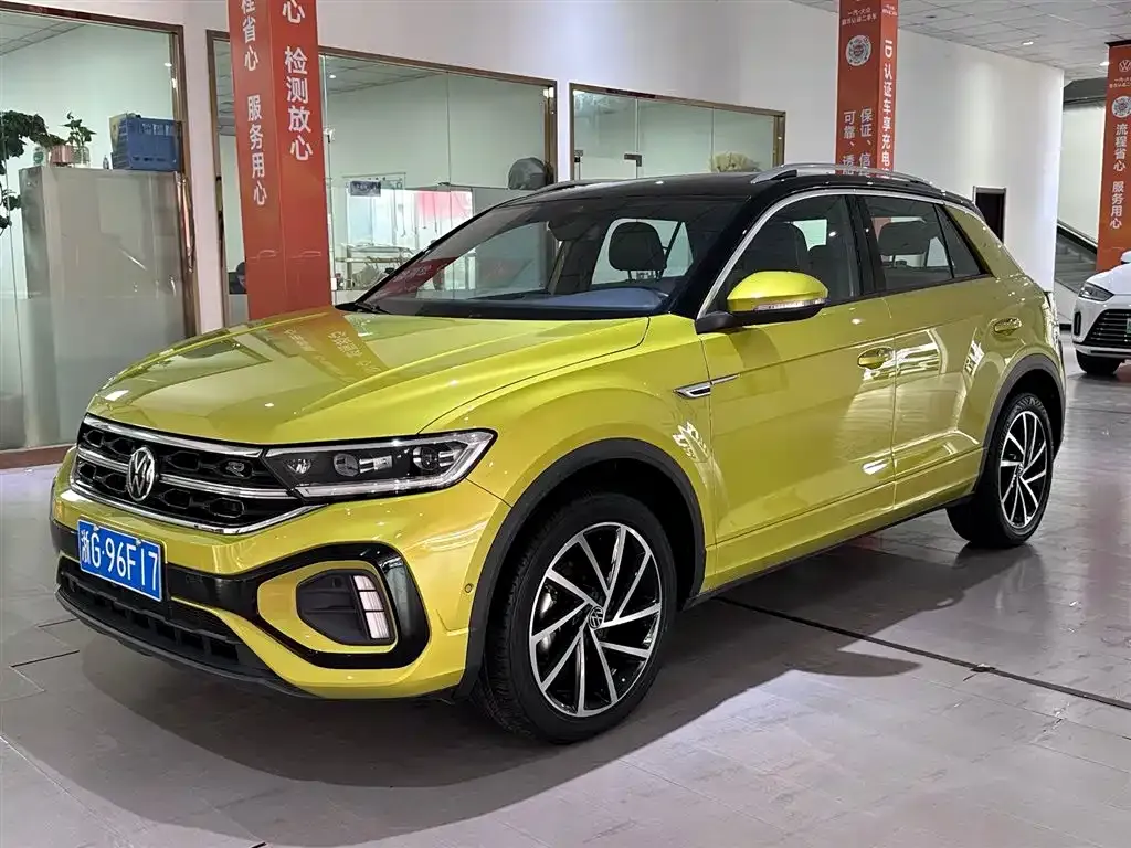 Volkswagen T-Roc — фото 1