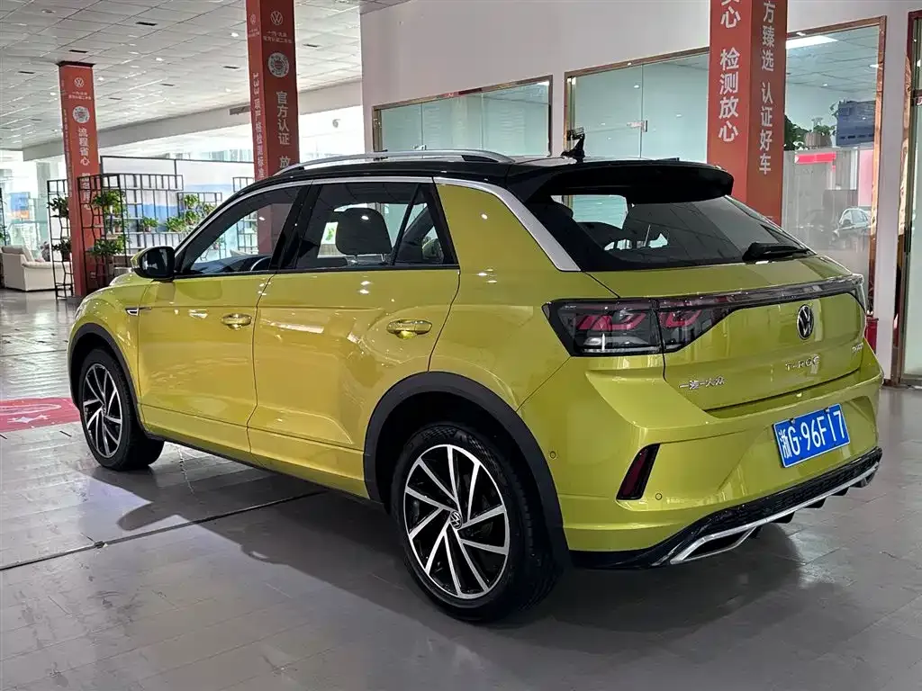 Volkswagen T-Roc — фото 6