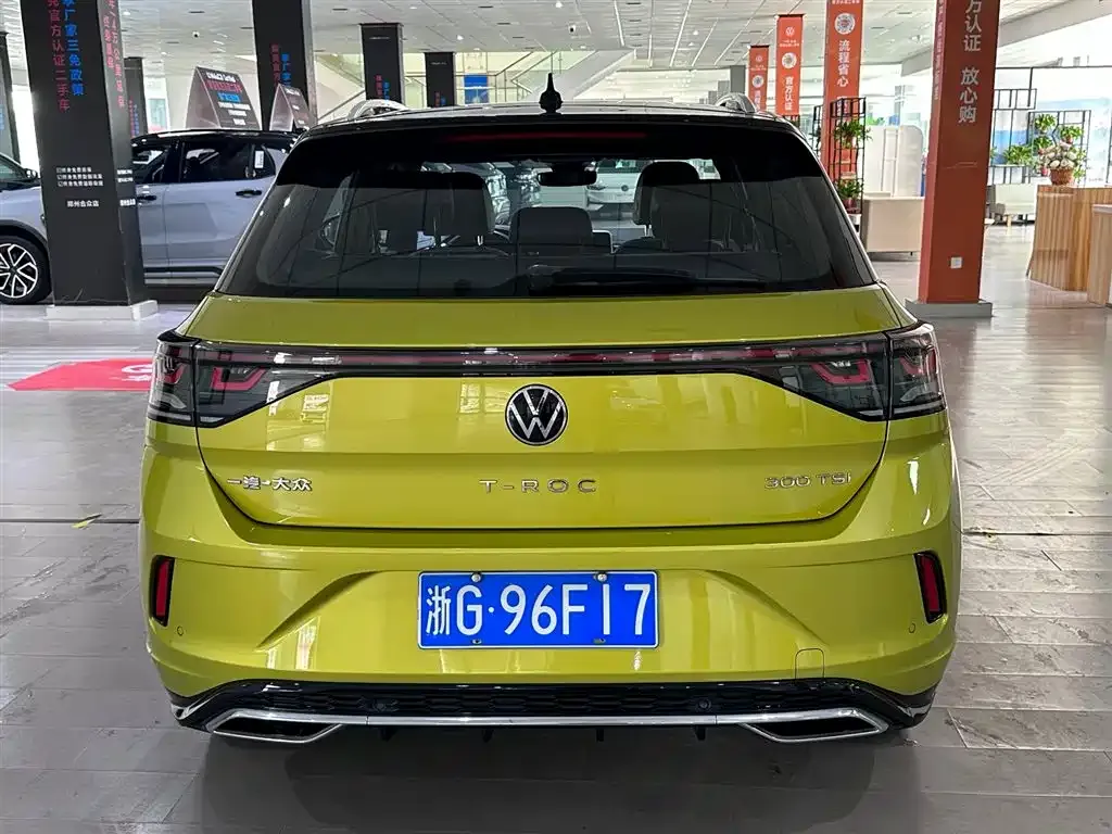 Volkswagen T-Roc — фото 10