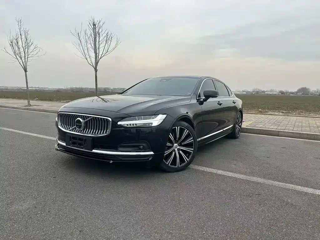 Volvo S90 — фото 1
