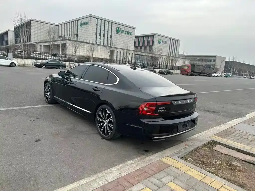 Volvo S90 — фото 10