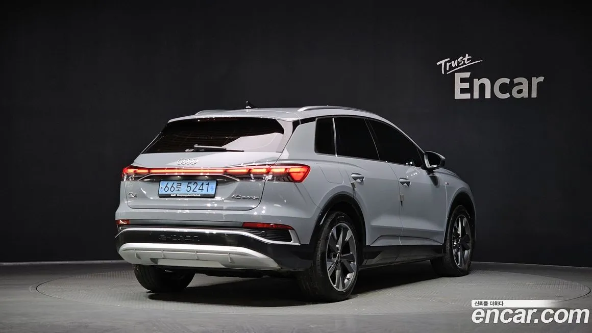 Audi Q4 e-tron — фото 3