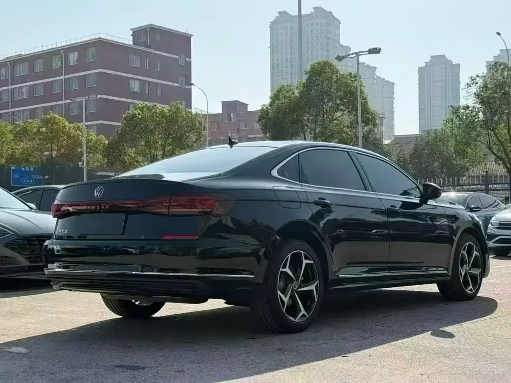 Volkswagen Passat — фото 6