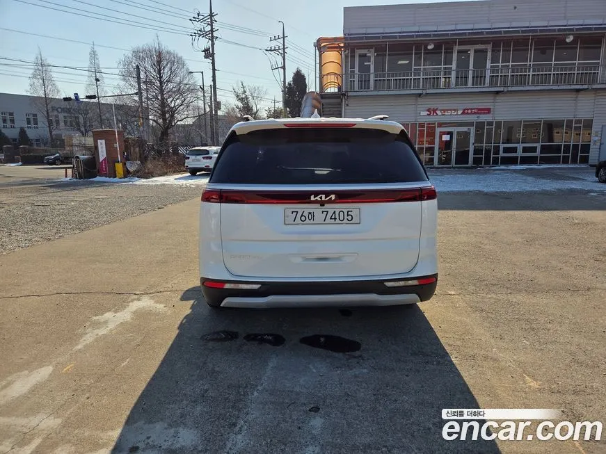 Kia Carnival — фото 10
