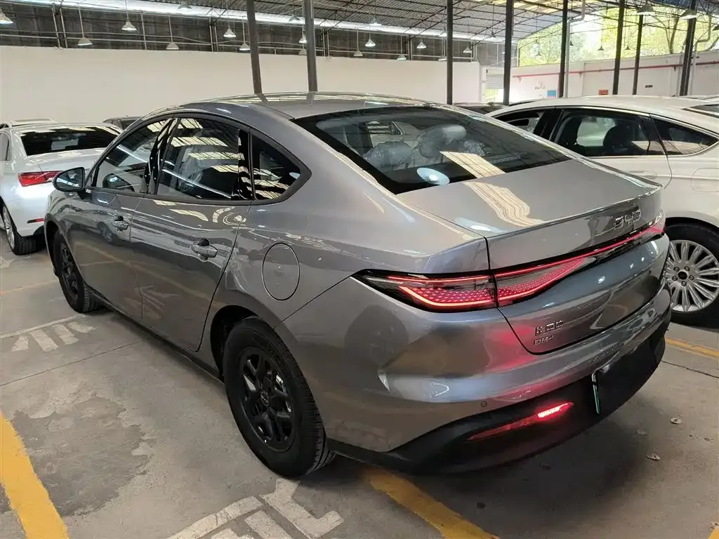 BYD Seal 05 DM-i — фото 8
