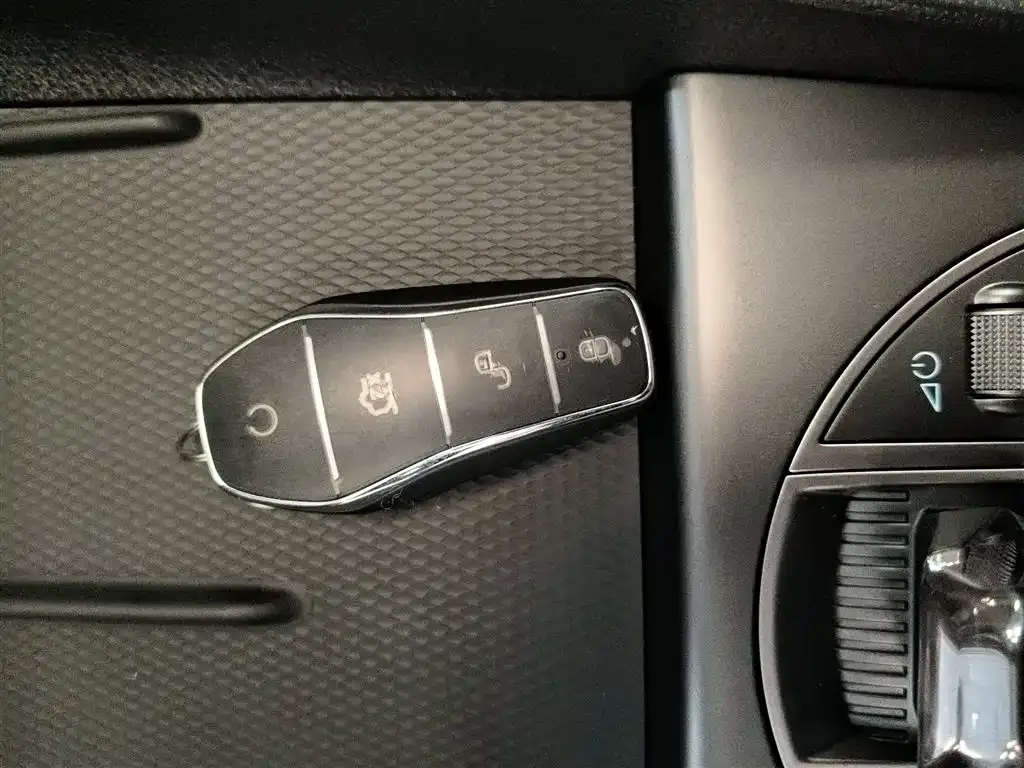BYD Seal 05 DM-i — фото 10