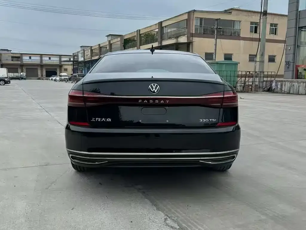 Volkswagen Passat — фото 8