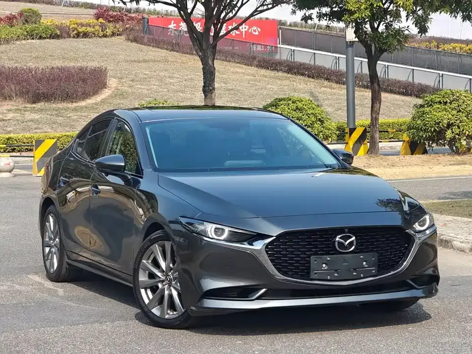 Mazda 3 Axela — фото 7
