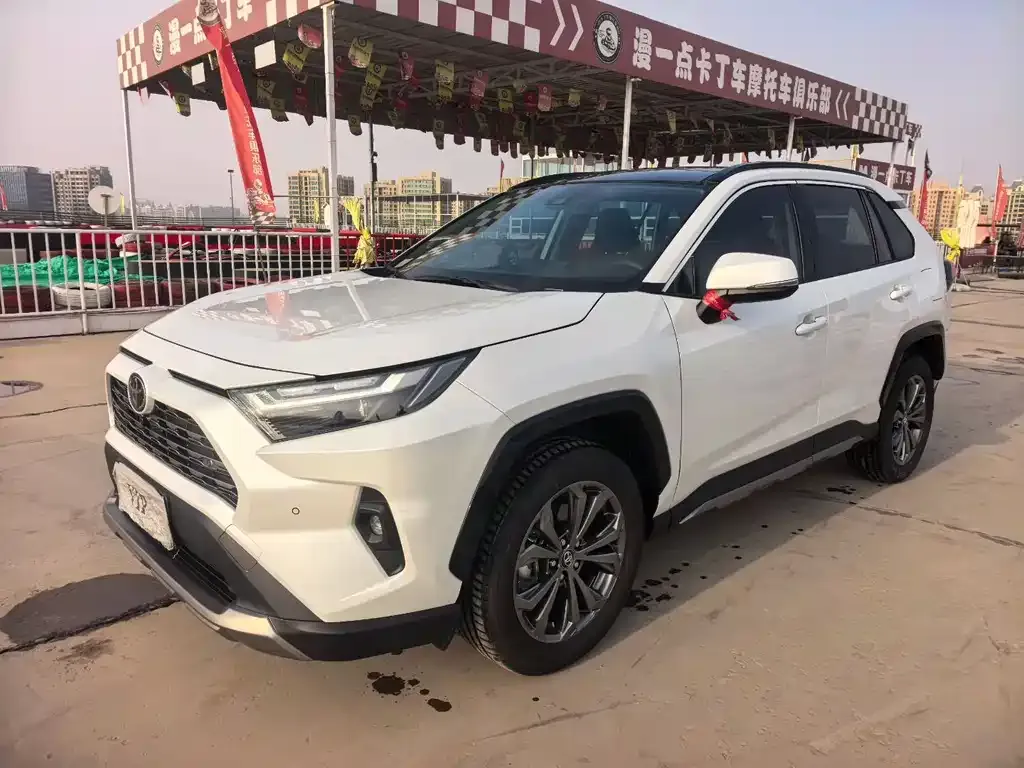 Toyota RAV4 — фото 1