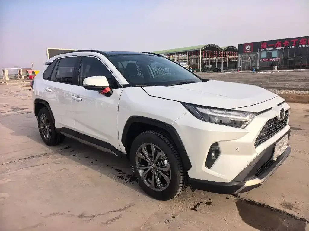 Toyota RAV4 — фото 3