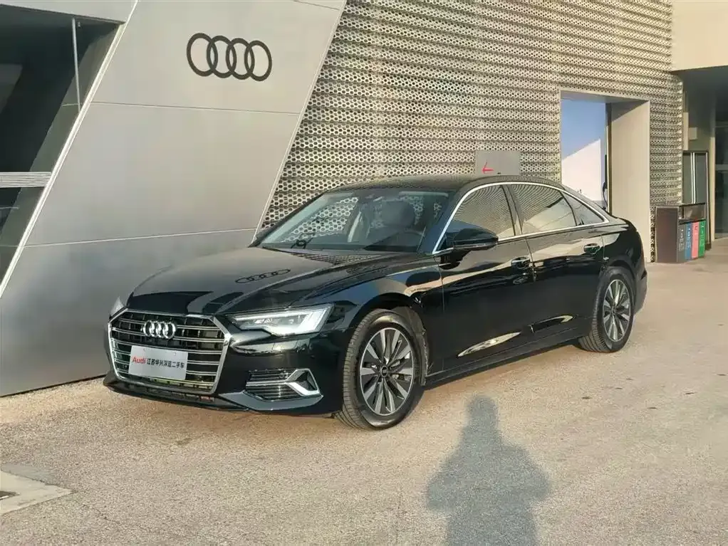 Audi A6L — фото 1