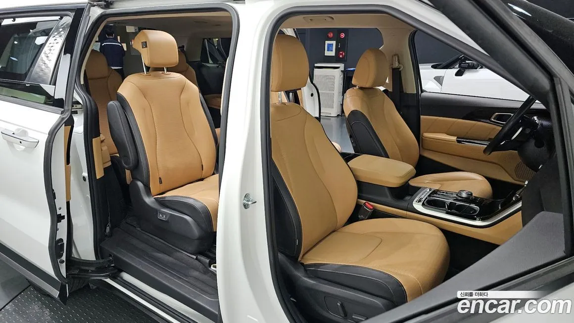 Kia Carnival — фото 10