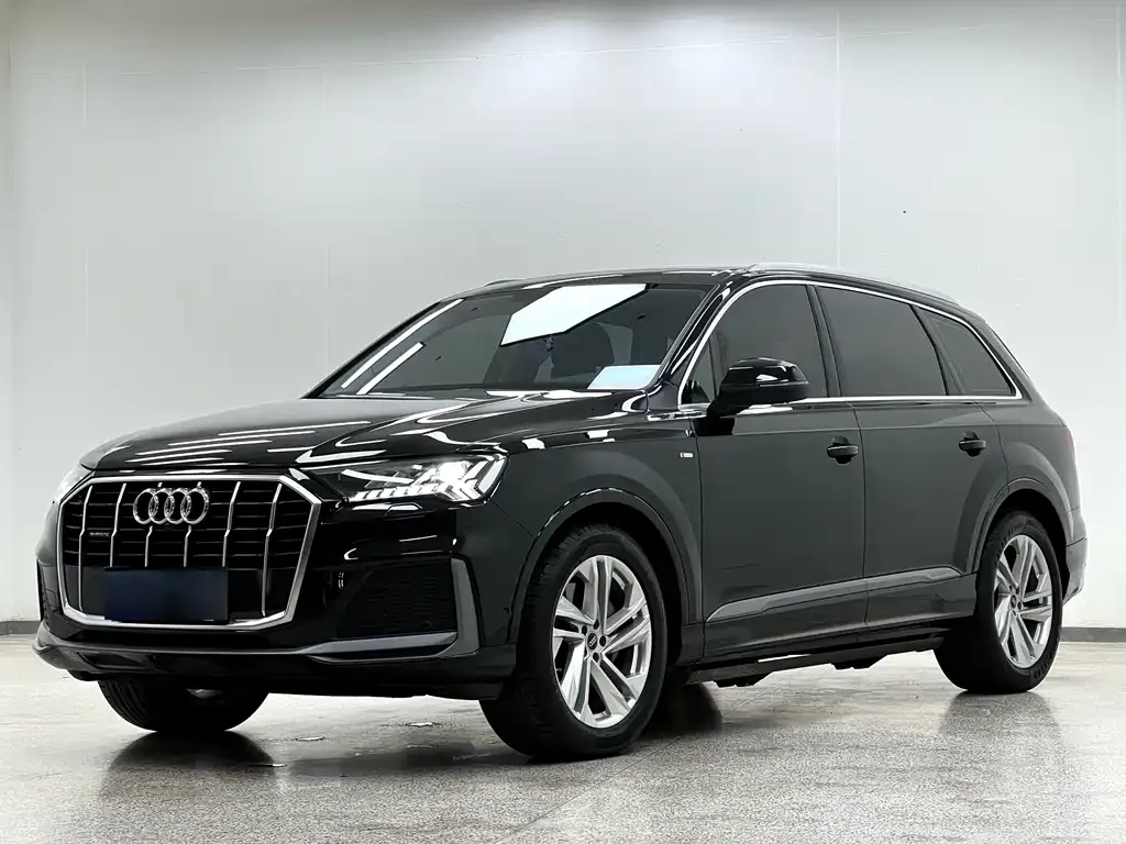 Audi Q7 — фото 1