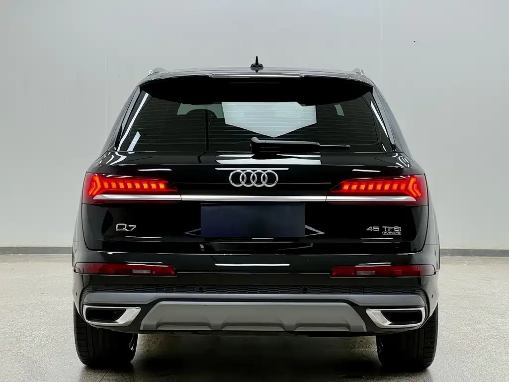 Audi Q7 — фото 5