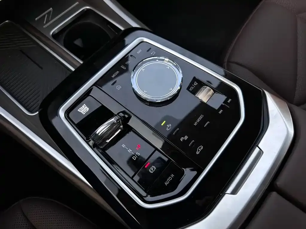 BMW 7 Series — фото 3