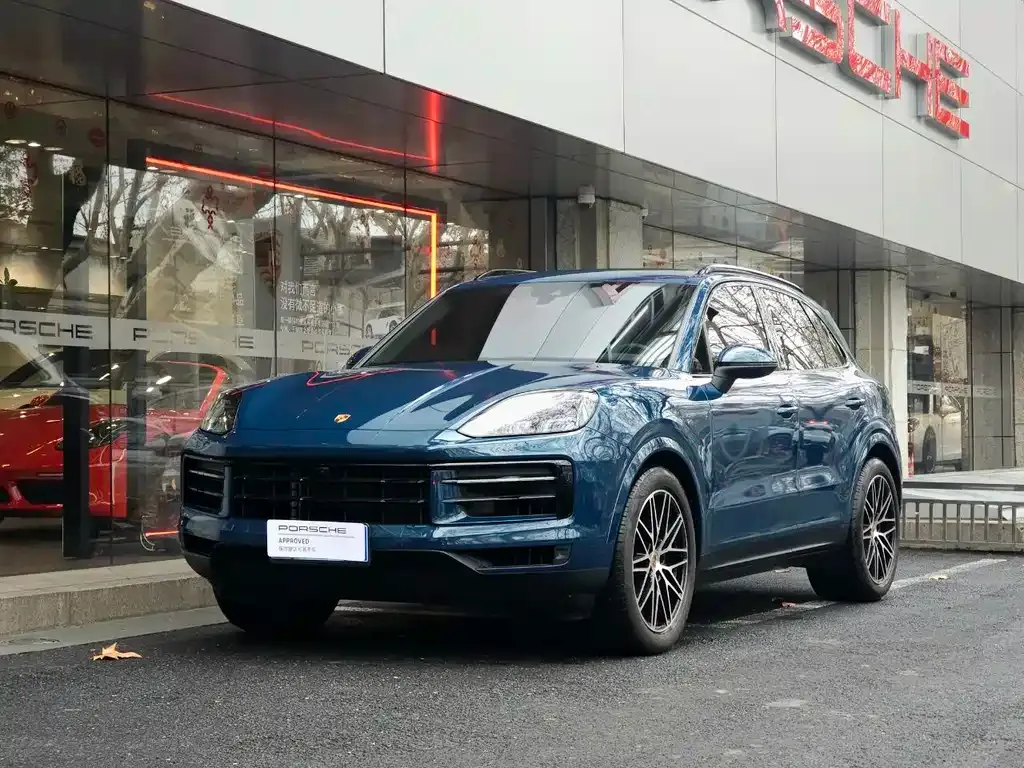 Porsche Cayenne — фото 1