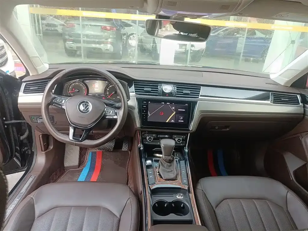 Volkswagen Phideon — фото 10