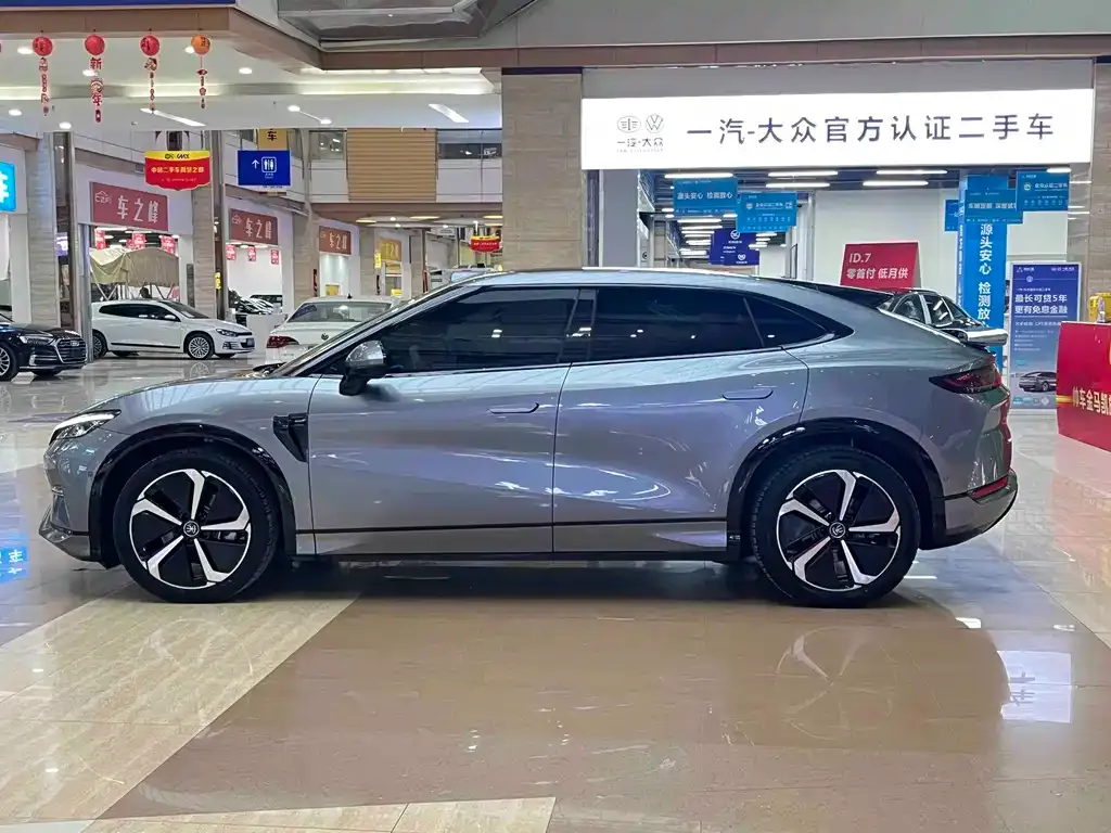 BYD L EV — фото 4