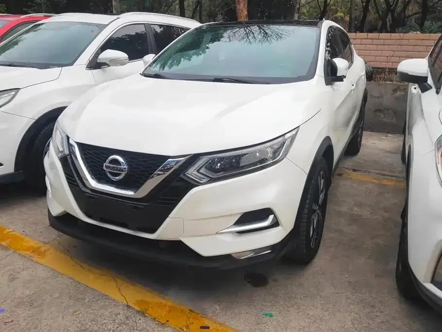 Nissan Qashqai — фото 1