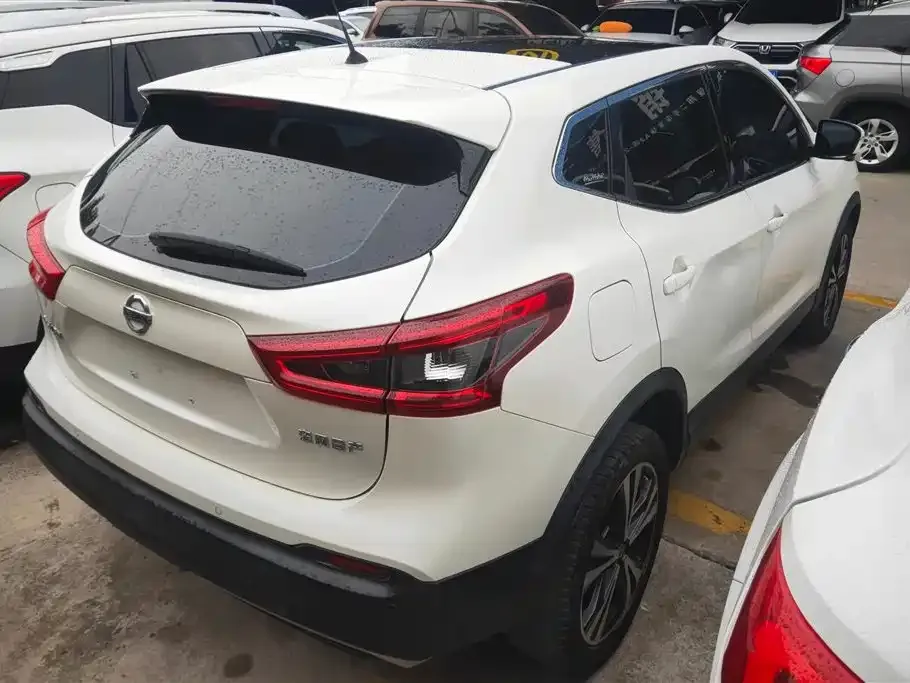 Nissan Qashqai — фото 6