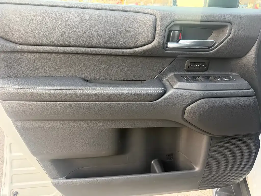 Toyota Prado — фото 9