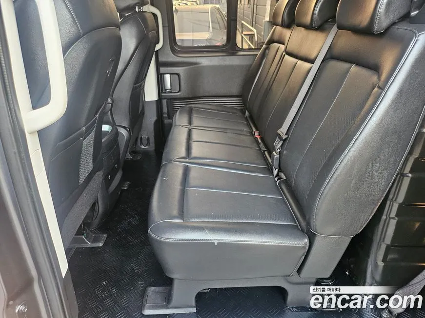 Hyundai Staria — фото 2