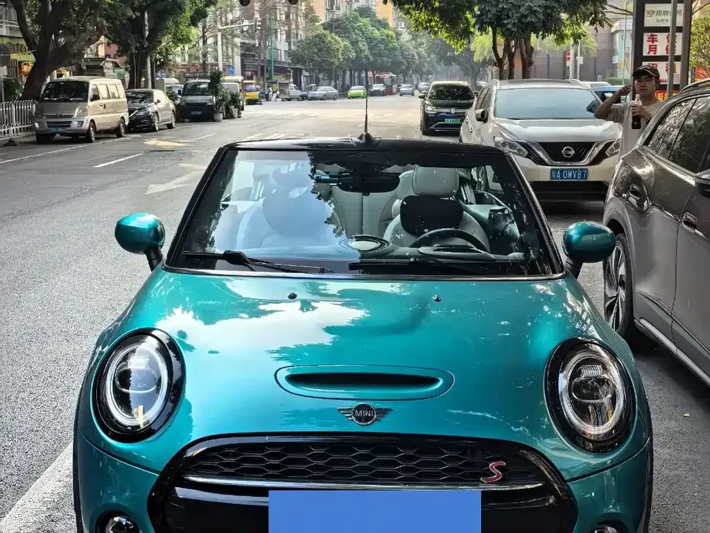 MINI Cooper (3-door) — фото 1