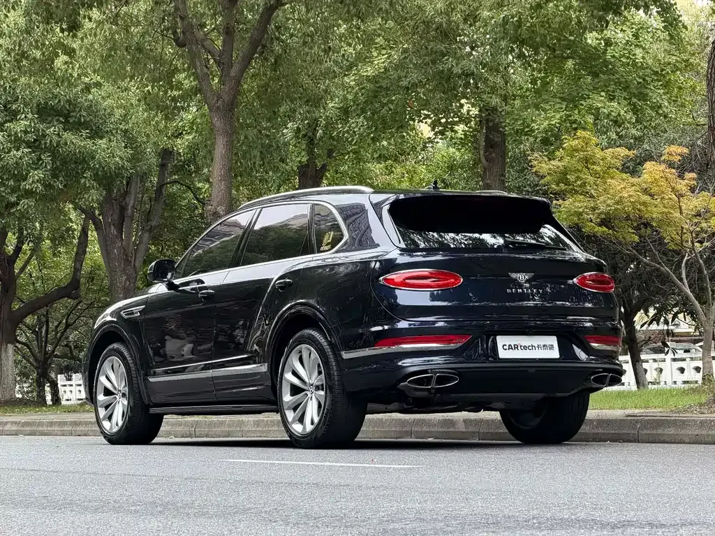 Bentley Bentayga — фото 6